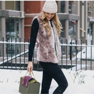 CAbi Aspen Snow Bunny Faux Fur Full Zip Vest in Cream / Brown Size Small